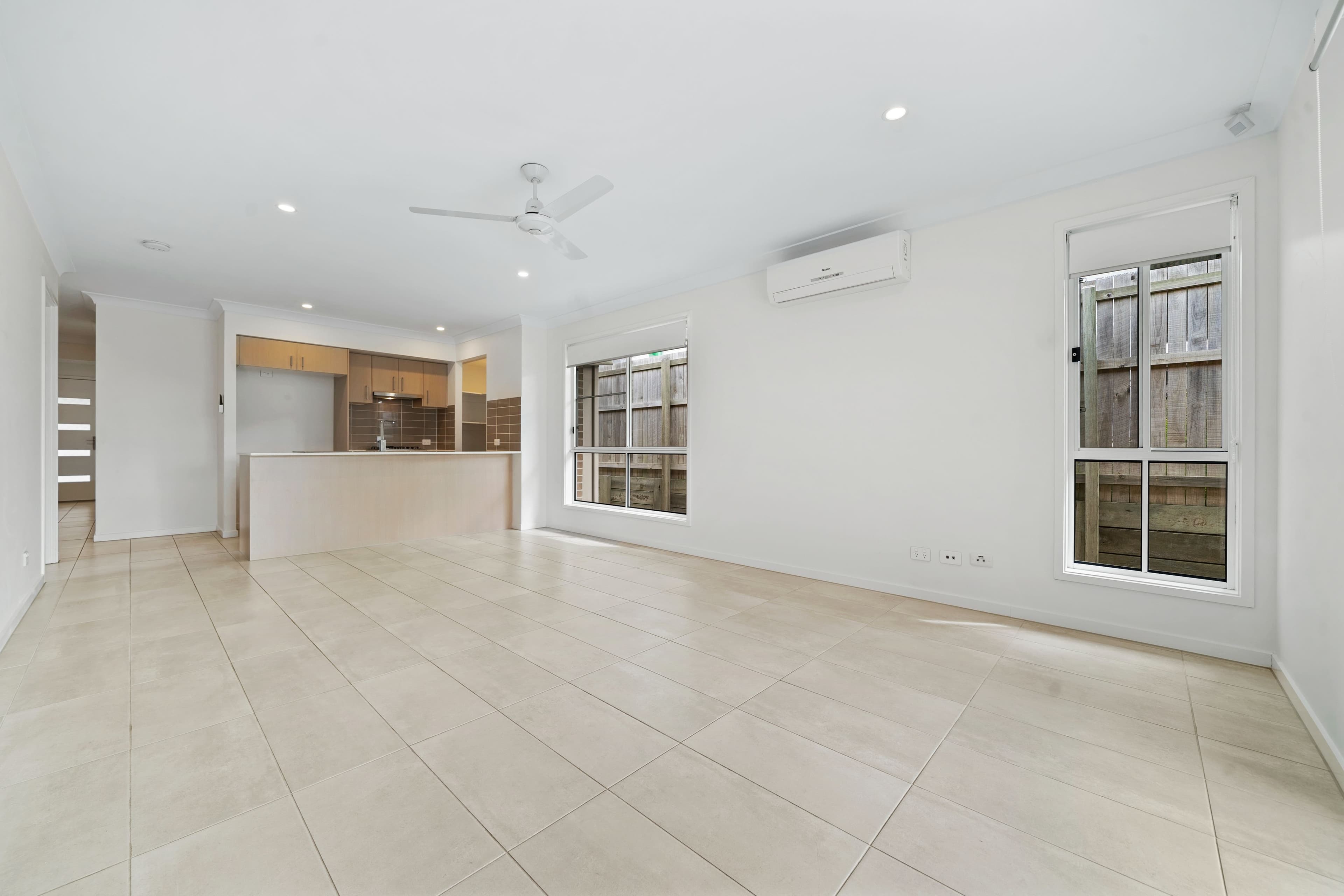 328 Tallagandra Road, Holmview QLD 4207, Holmview - Thumbnail 2