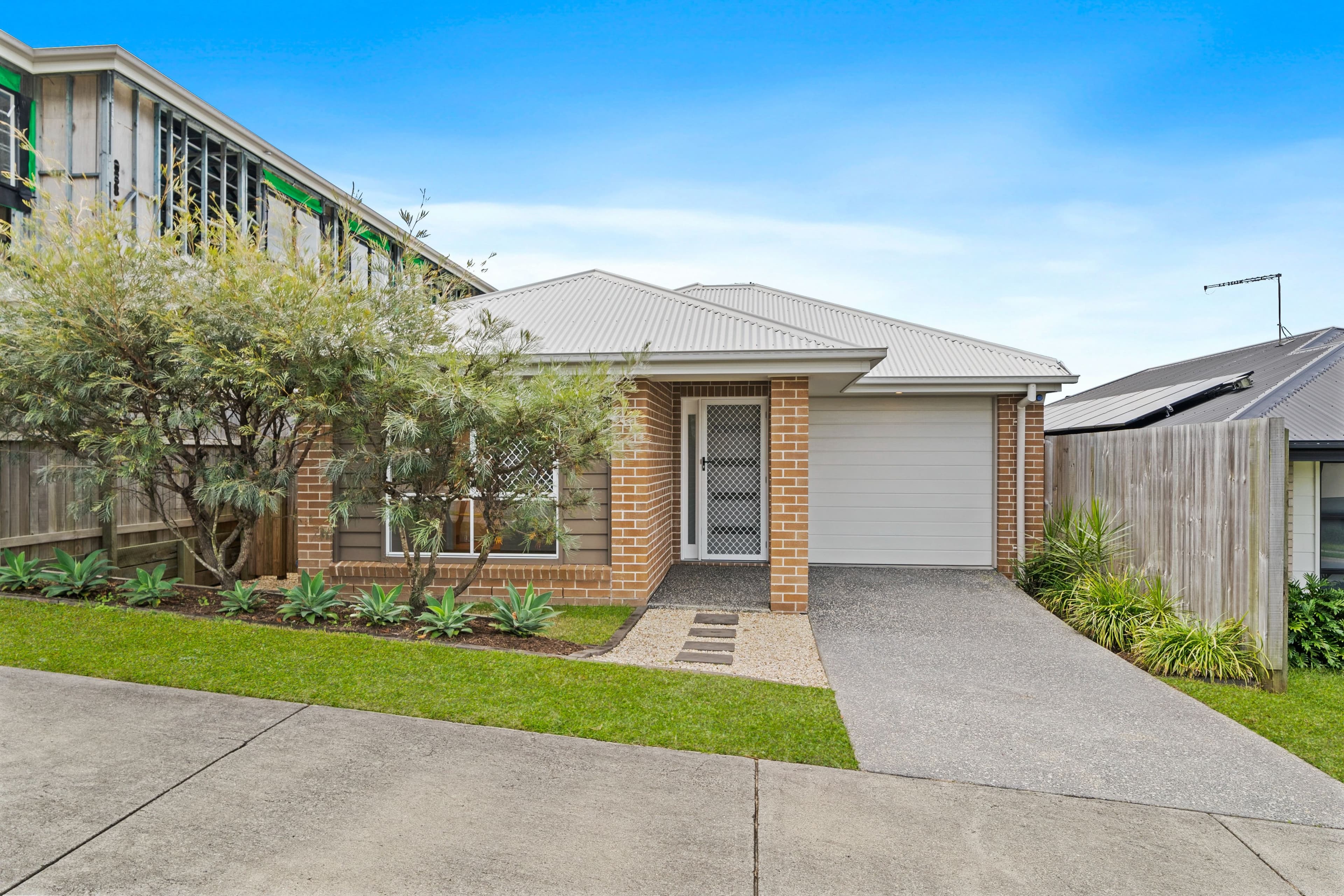 328 Tallagandra Road, Holmview QLD 4207, Holmview - Thumbnail 3
