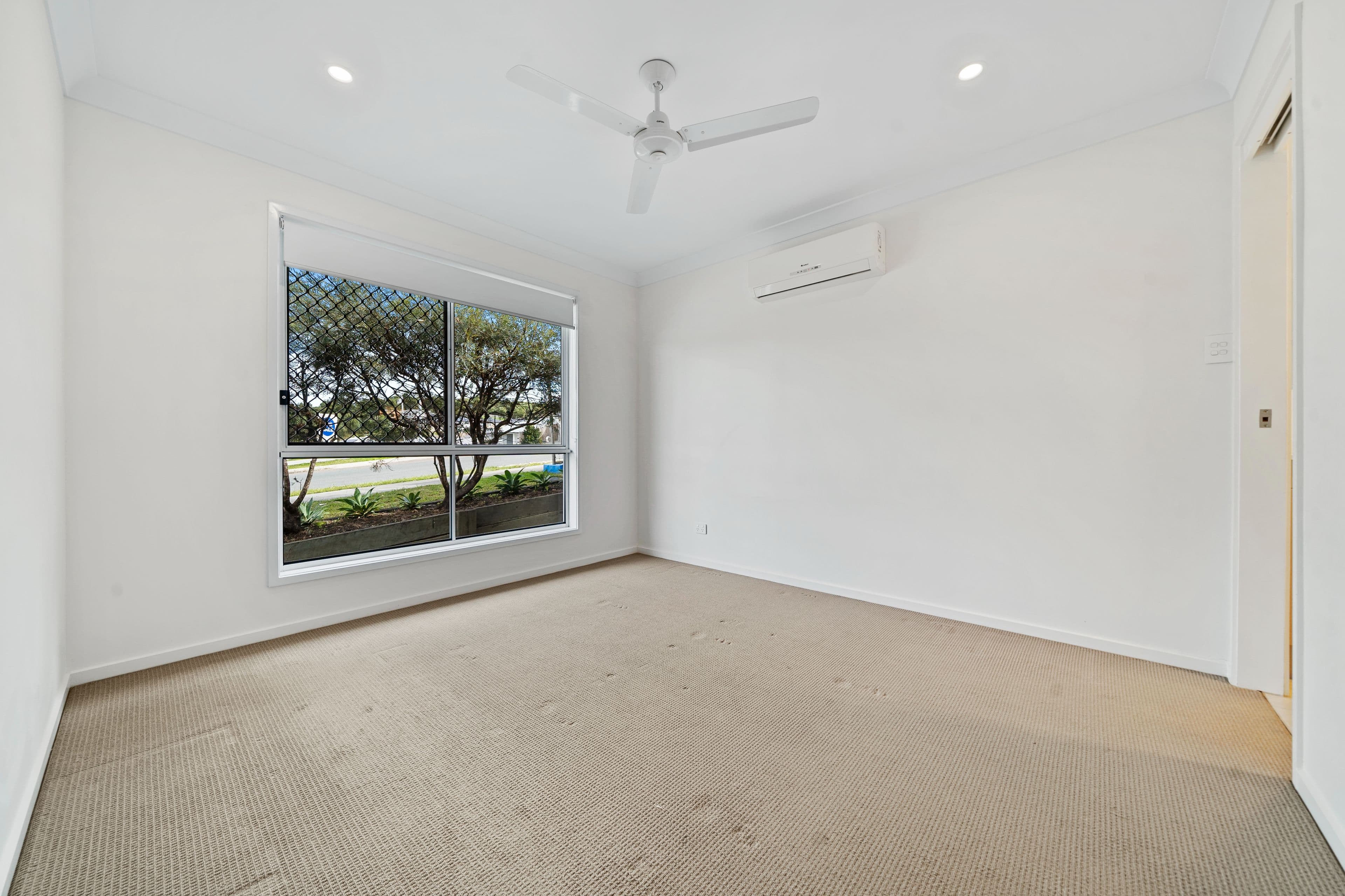 328 Tallagandra Road, Holmview QLD 4207, Holmview - Thumbnail 7