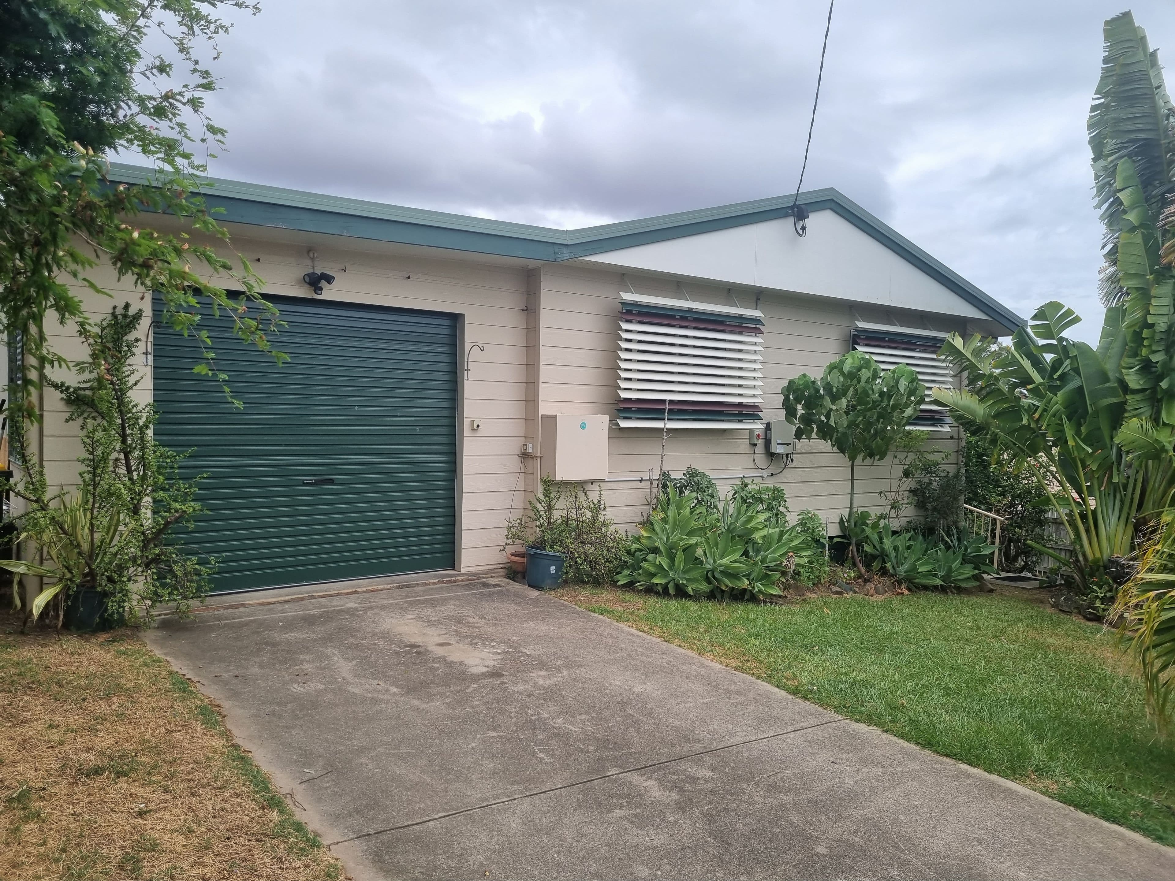 8 Chauvel Court, Boyne Island QLD 4680, Boyne Island - Image 1