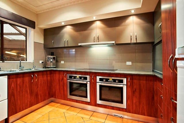 10  Borrie Street, RESERVOIR VIC 3073, Reservoir - Thumbnail 4