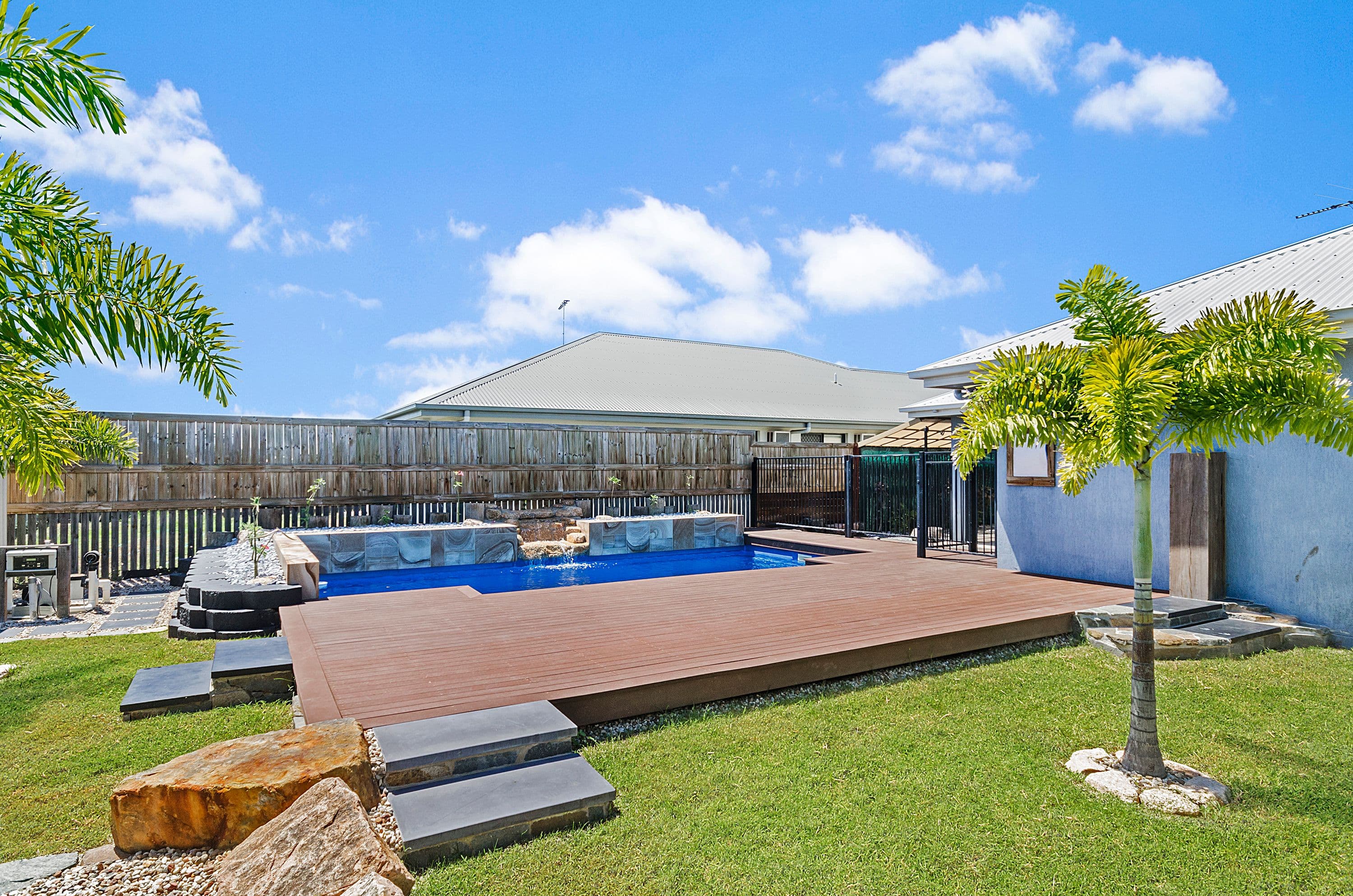 14 Limerick Way, Mount Low QLD 4818, Mount Low - Thumbnail 2