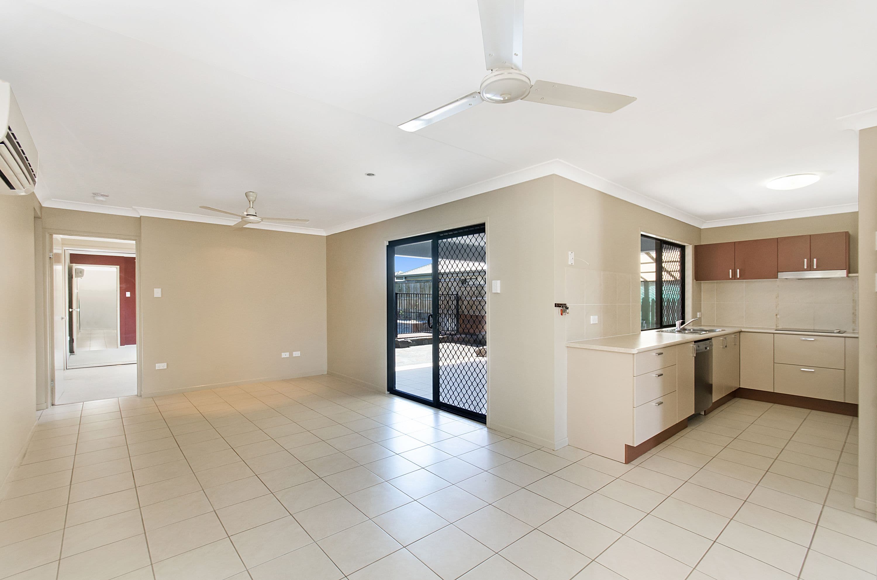 14 Limerick Way, Mount Low QLD 4818, Mount Low - Thumbnail 4