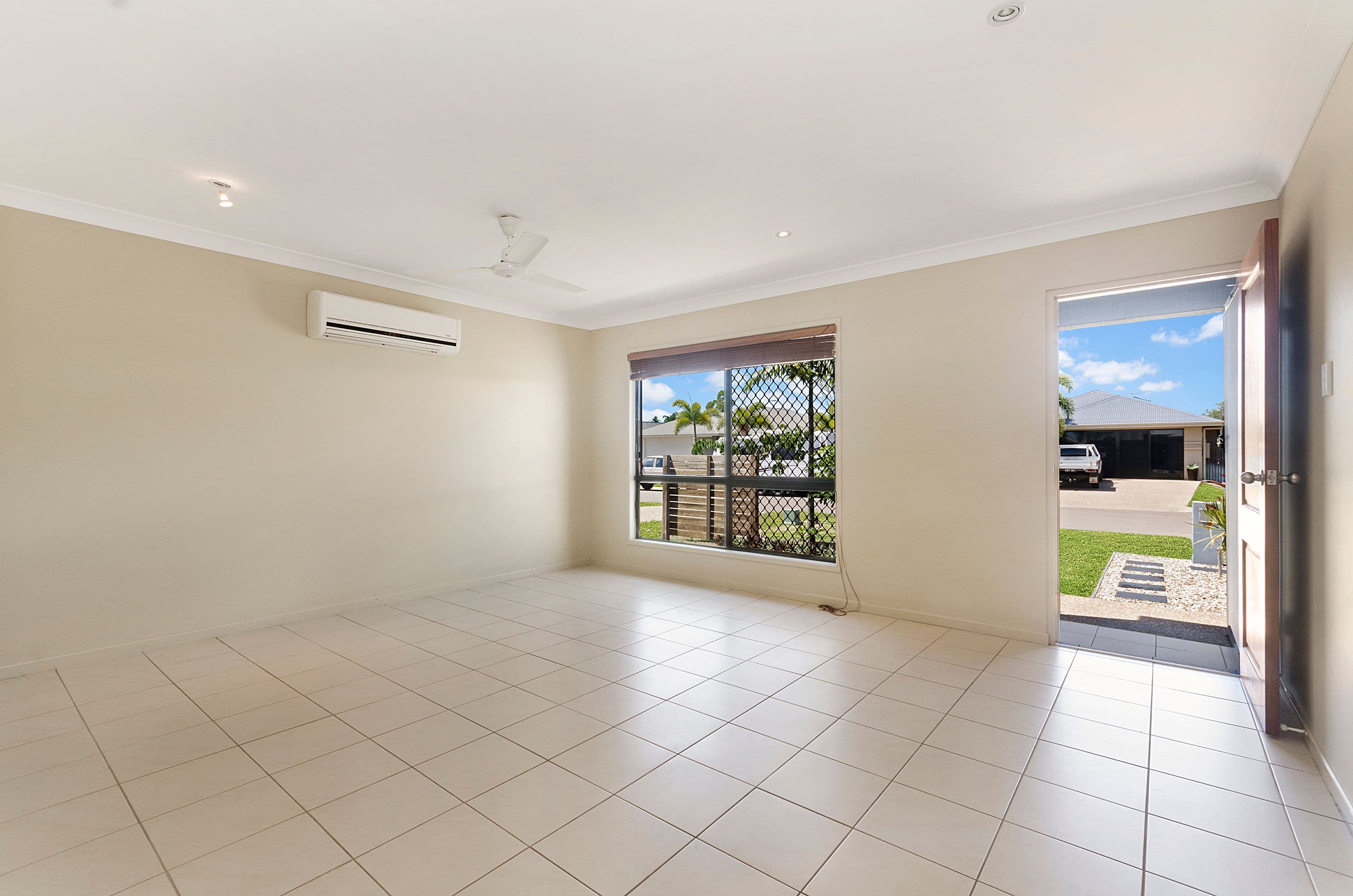 14 Limerick Way, Mount Low QLD 4818, Mount Low - Thumbnail 5