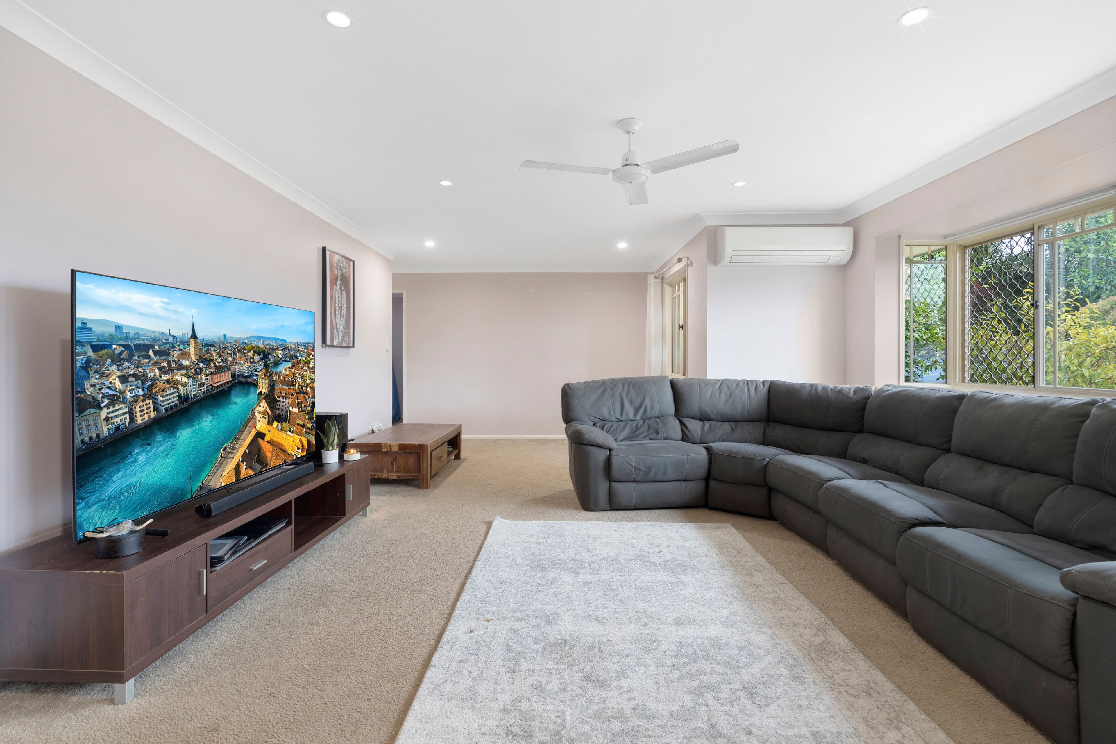 6 Pantai Place, Tanah Merah QLD 4128, Tanah Merah - Thumbnail 3