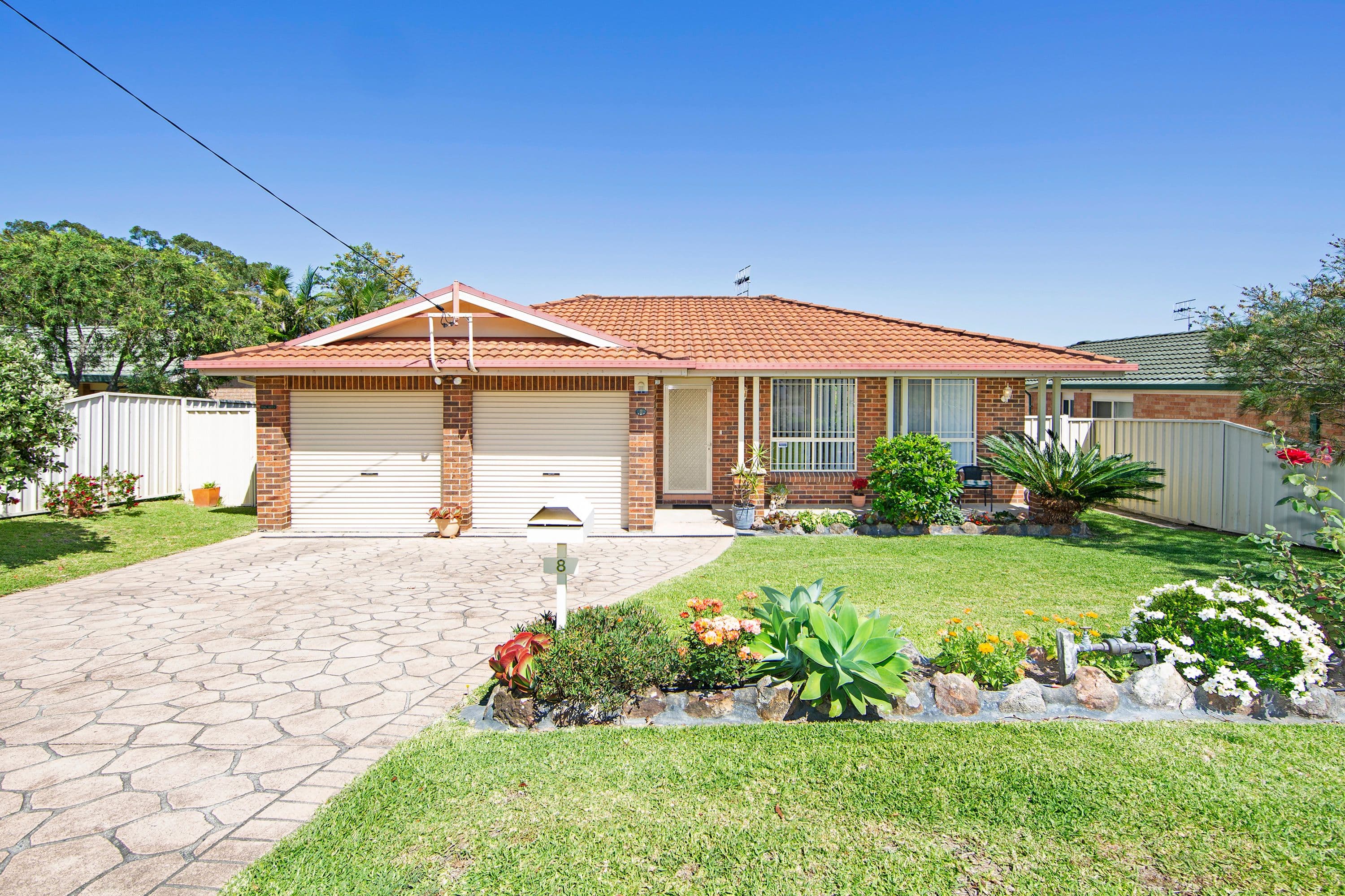 8 Bruce Road, Buff Point - Image 1