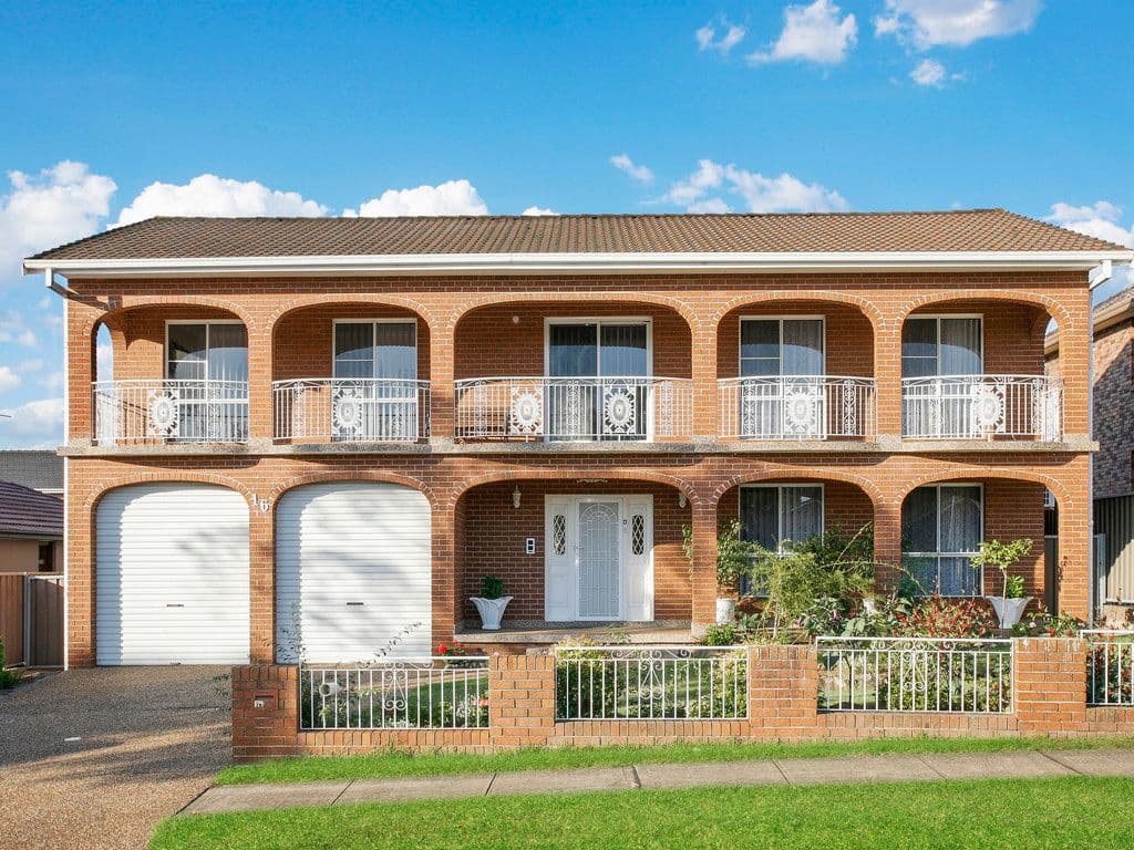 16 Bancroft Road, Abbotsbury - Image 1