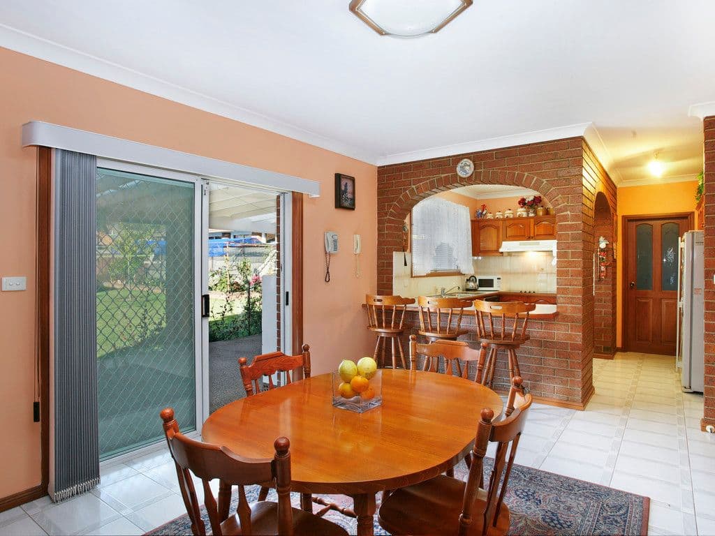 16 Bancroft Road, Abbotsbury - Thumbnail 3