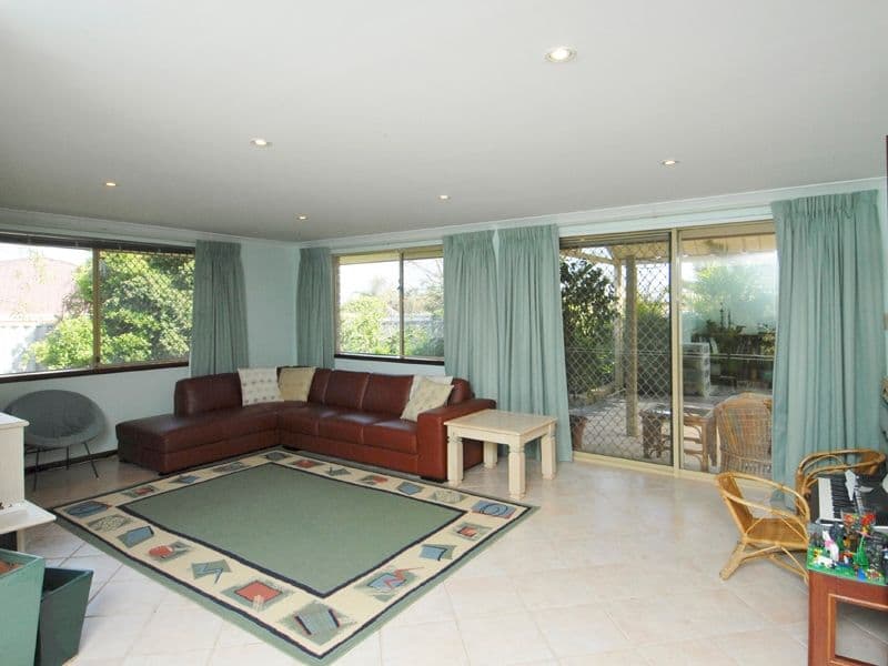 24 Rosewood Crescent, DIANELLA WA 6059, Dianella - Thumbnail 4