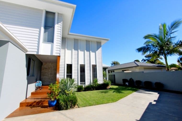 4 Moorhen Place, BURLEIGH WATERS QLD 4220, Burleigh Waters - Thumbnail 2