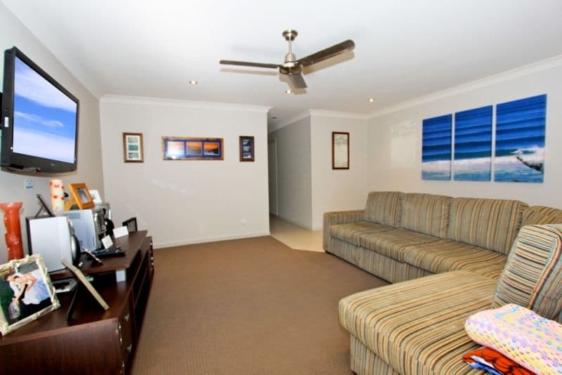 4 Moorhen Place, BURLEIGH WATERS QLD 4220, Burleigh Waters - Thumbnail 4
