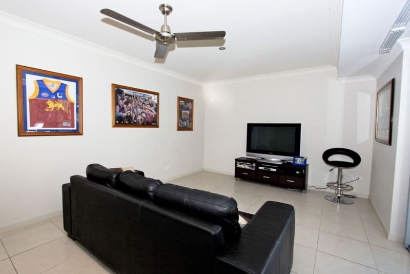 4 Moorhen Place, BURLEIGH WATERS QLD 4220, Burleigh Waters - Thumbnail 7
