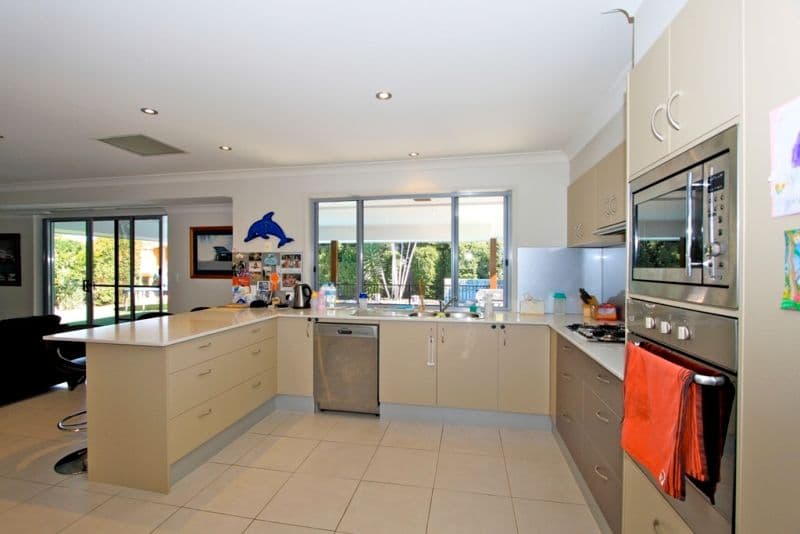4 Moorhen Place, BURLEIGH WATERS QLD 4220, Burleigh Waters - Thumbnail 8