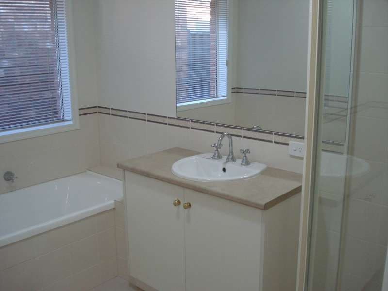 5 Oakwood Circuit, MUNNO PARA WEST SA 5115, Munno Para West - Thumbnail 2