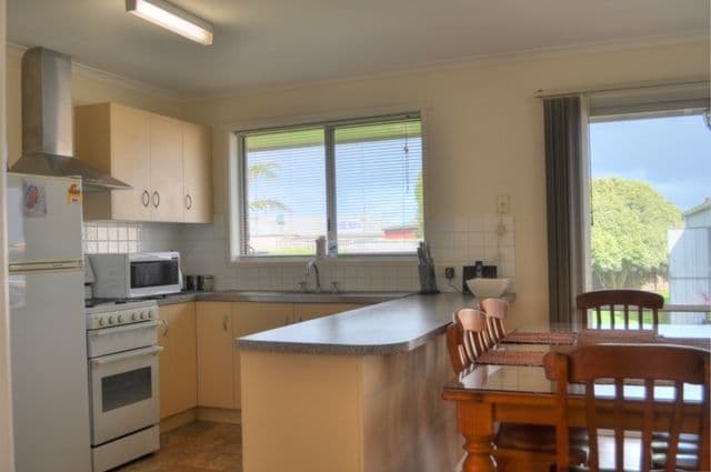 16 Baileyana Drive, WARRNAMBOOL VIC 3280, Warrnambool - Thumbnail 7