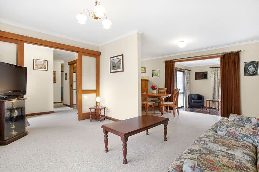 24 Larne Grove, PRESTON VIC 3072, Preston - Thumbnail 2