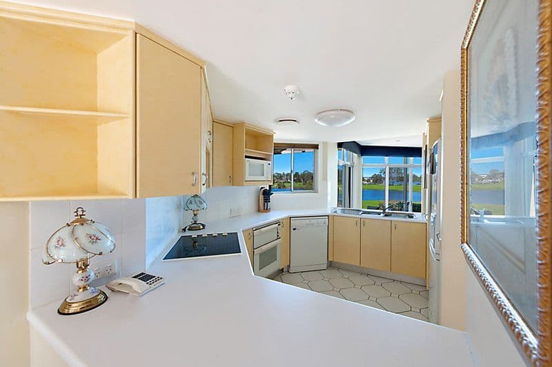5479 Bay Hill Terrace, SANCTUARY COVE QLD 4212, Hope Island - Thumbnail 4