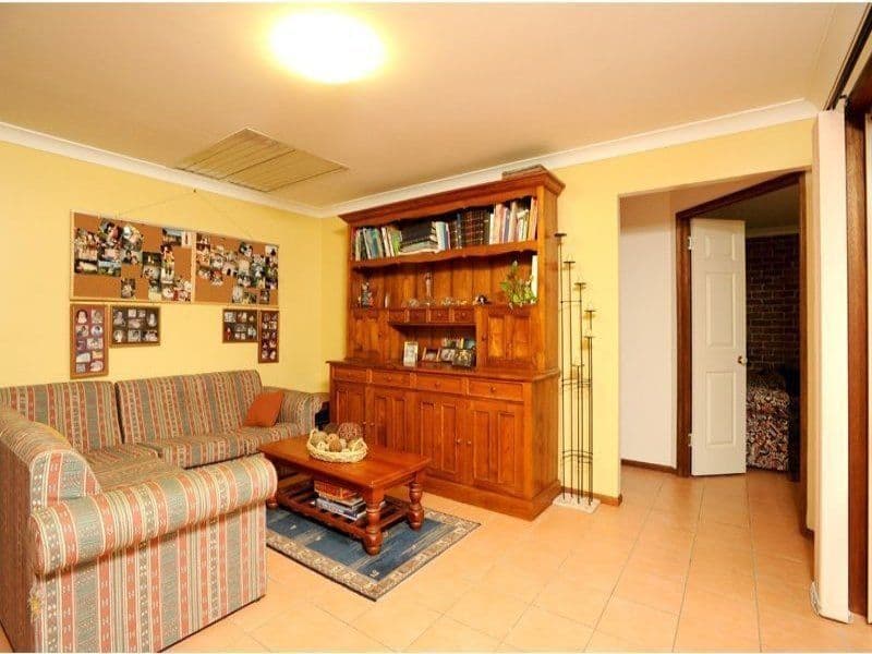 16 Kaleena Street, MIDDLE PARK QLD 4074, Middle Park - Thumbnail 6