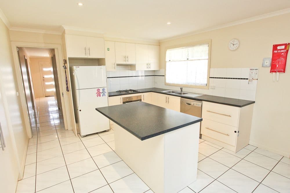 12 Lisa Court, MILDURA VIC 3500, Mildura - Thumbnail 2