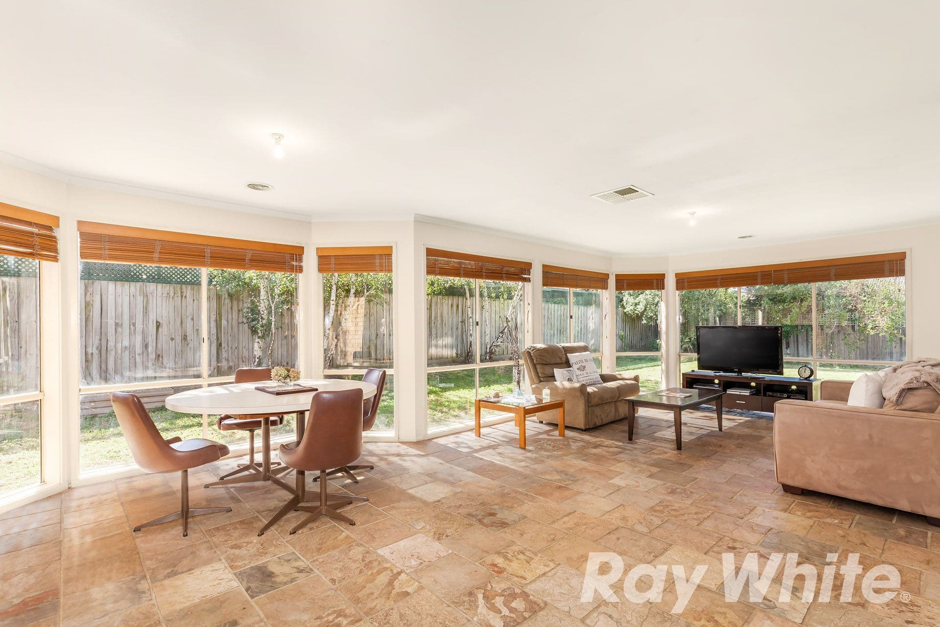 15 Dandrea Court, Rowville VIC 3178, Rowville - Thumbnail 2