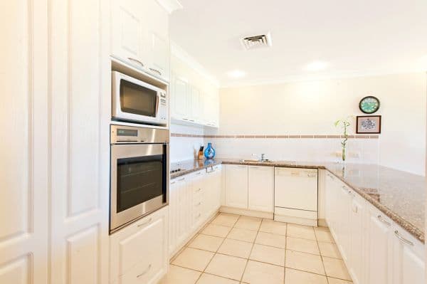 8338 Magnolia Drive East, Hope Island QLD 4212, Hope Island - Thumbnail 4