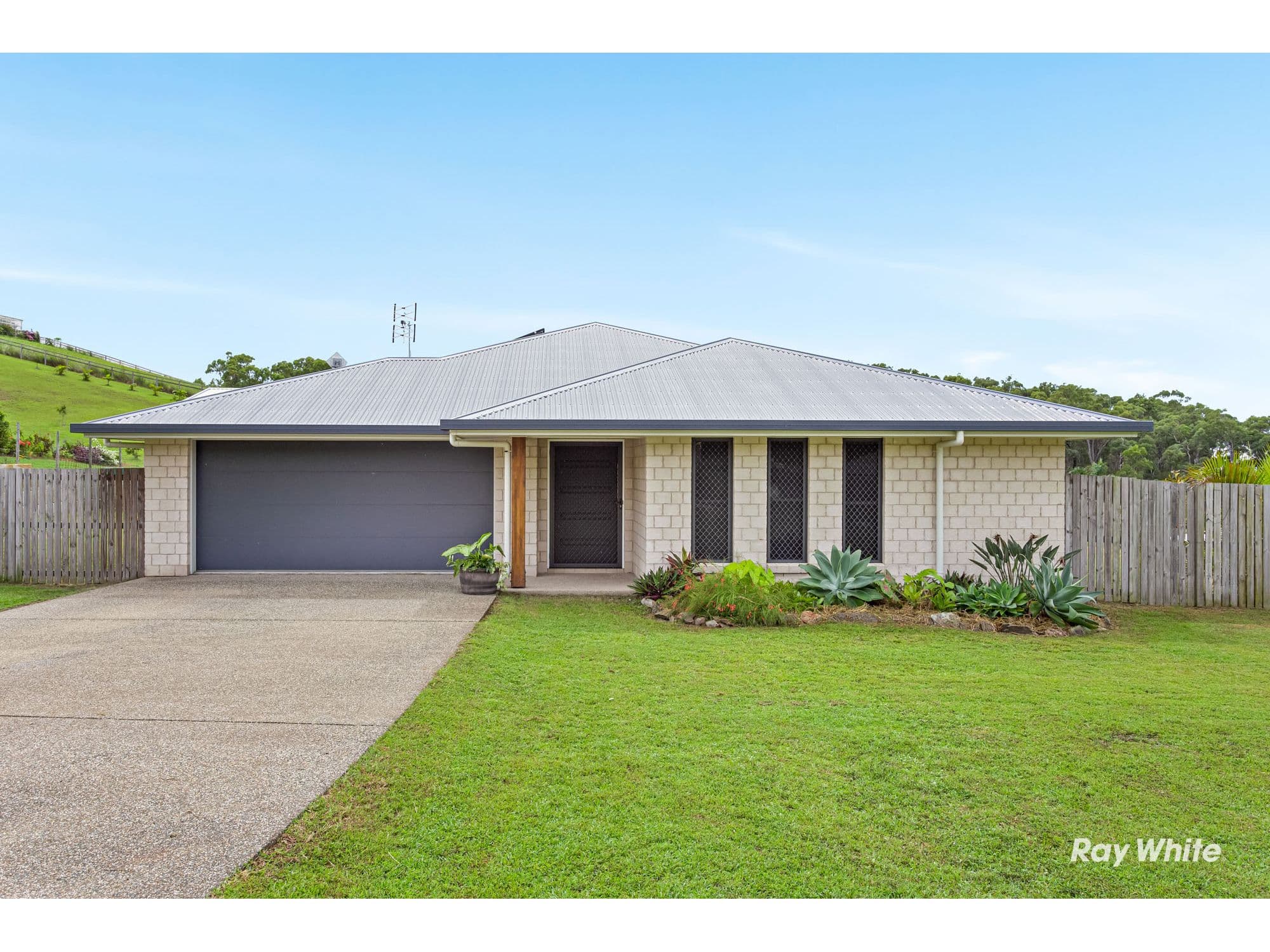 17 Keppel View Drive, Tanby QLD 4703, Tanby - Thumbnail 2