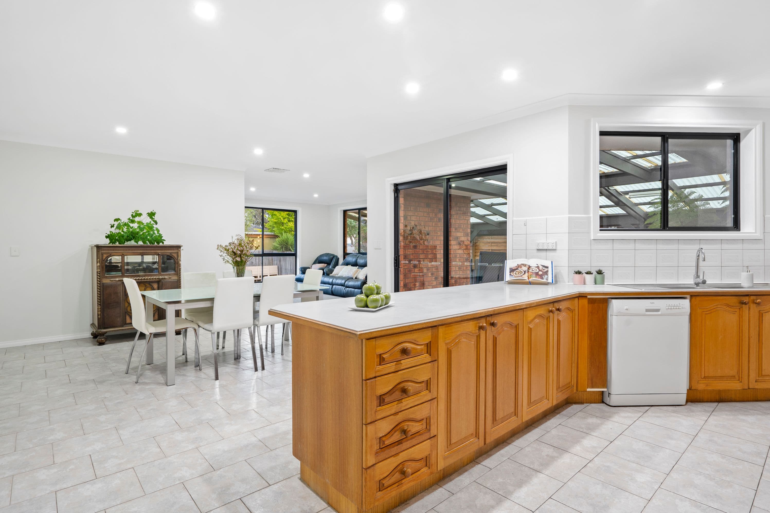 16 Kipping Rise, South Morang VIC 3752, South Morang - Thumbnail 3