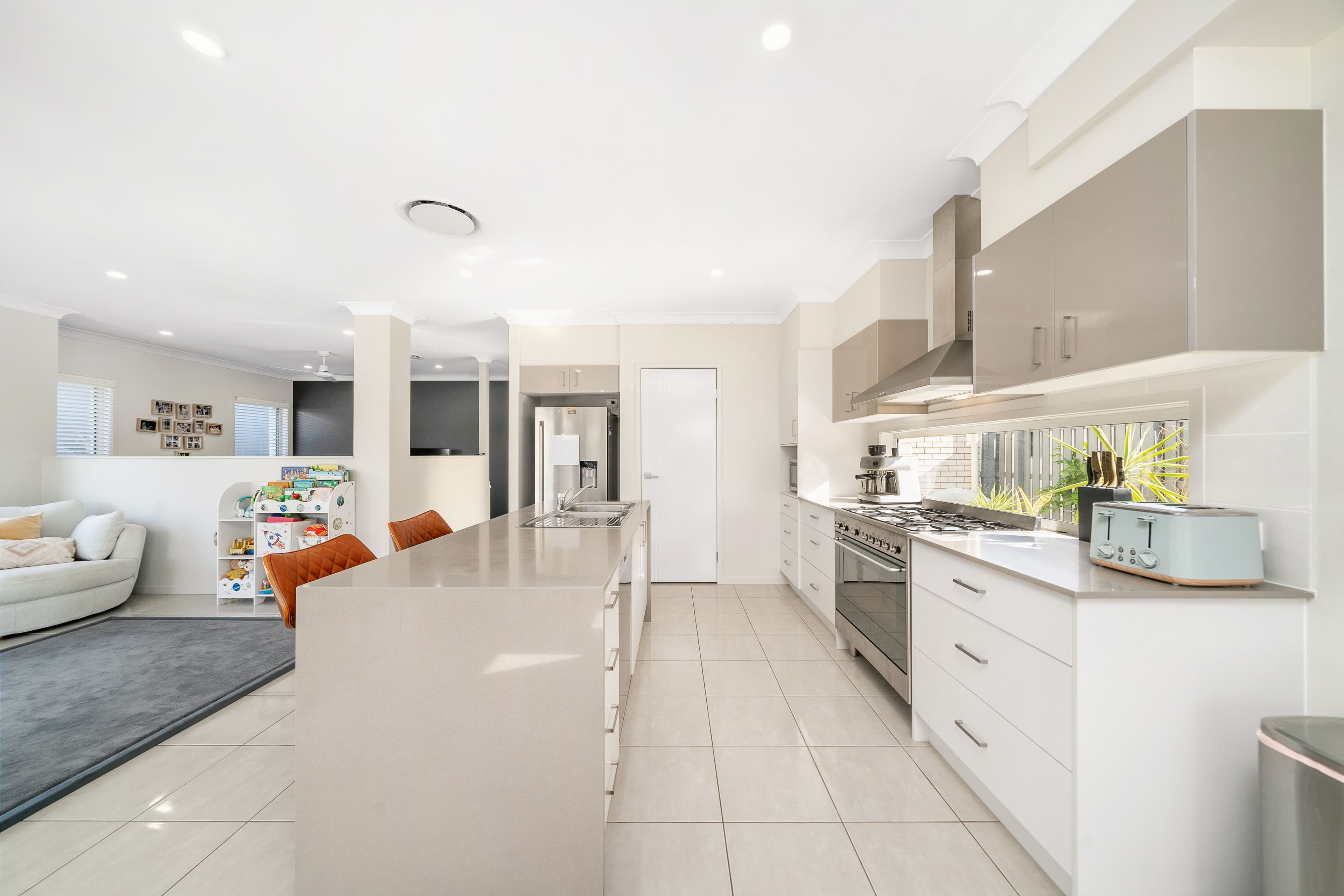 14 Buccaneer Street, Newport QLD 4020, Newport - Thumbnail 5