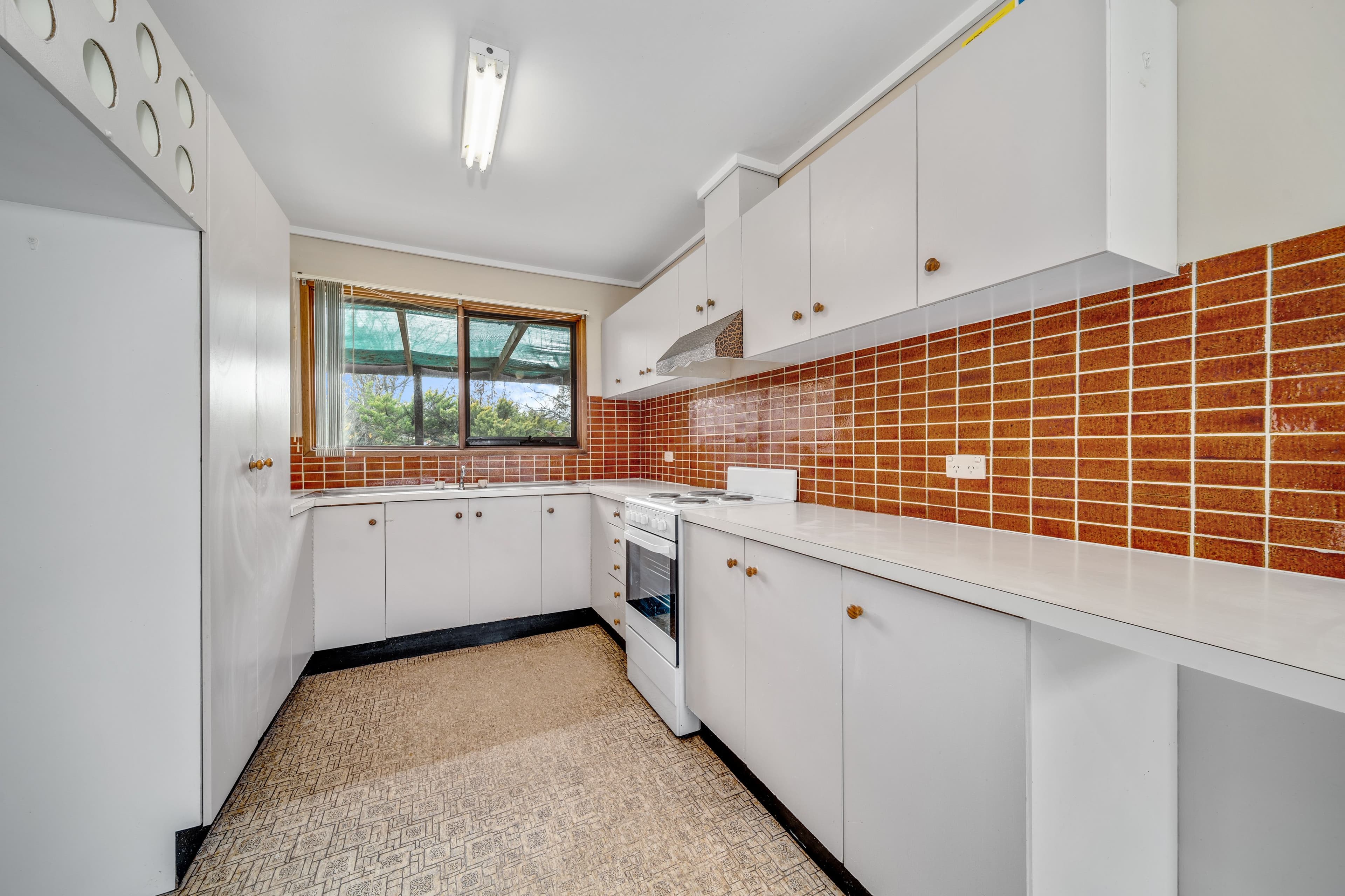 27 Lyall Crescent, Kambah ACT 2902, Kambah - Thumbnail 4