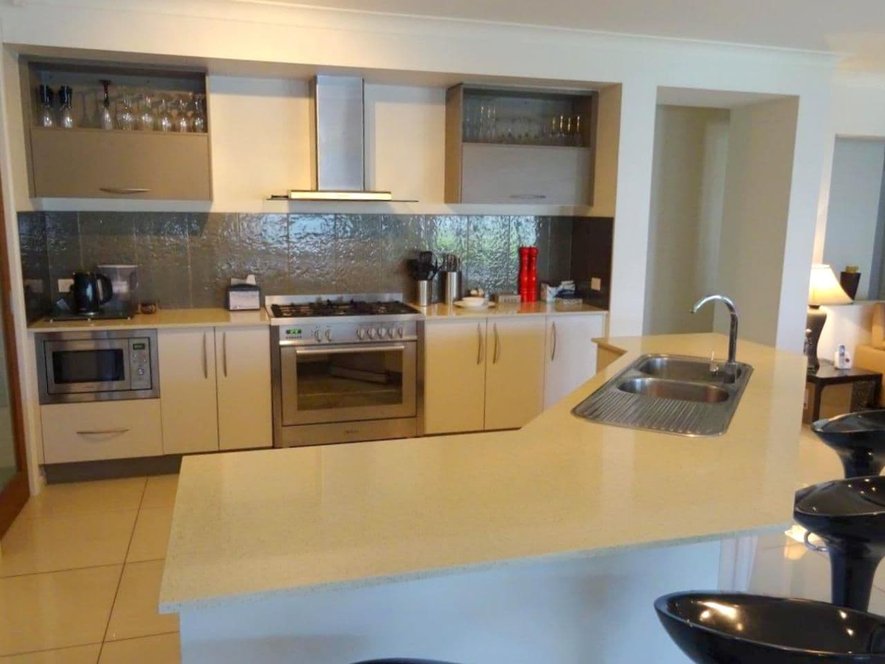 6 Ruthenium Court, Hope Island QLD 4212, Hope Island - Thumbnail 3