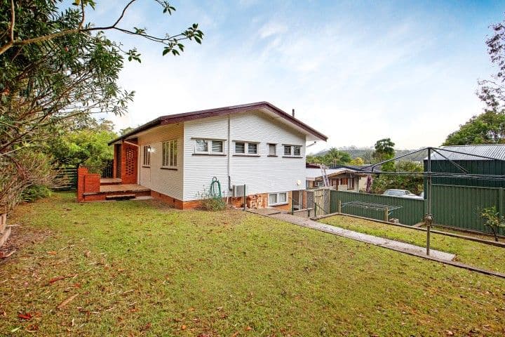 454 Nursery Road, HOLLAND PARK QLD 4121, Holland Park - Image 1