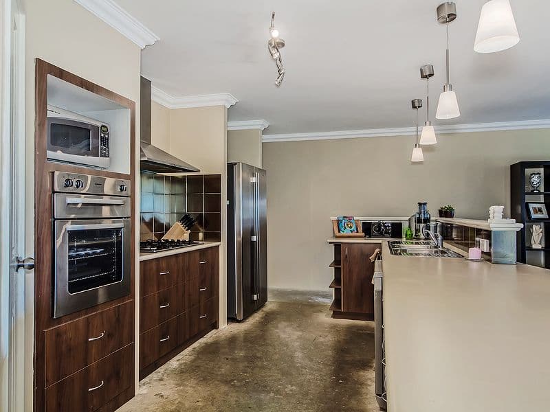 59 Nottely Crescent, SECRET HARBOUR WA 6173, Secret Harbour - Thumbnail 4