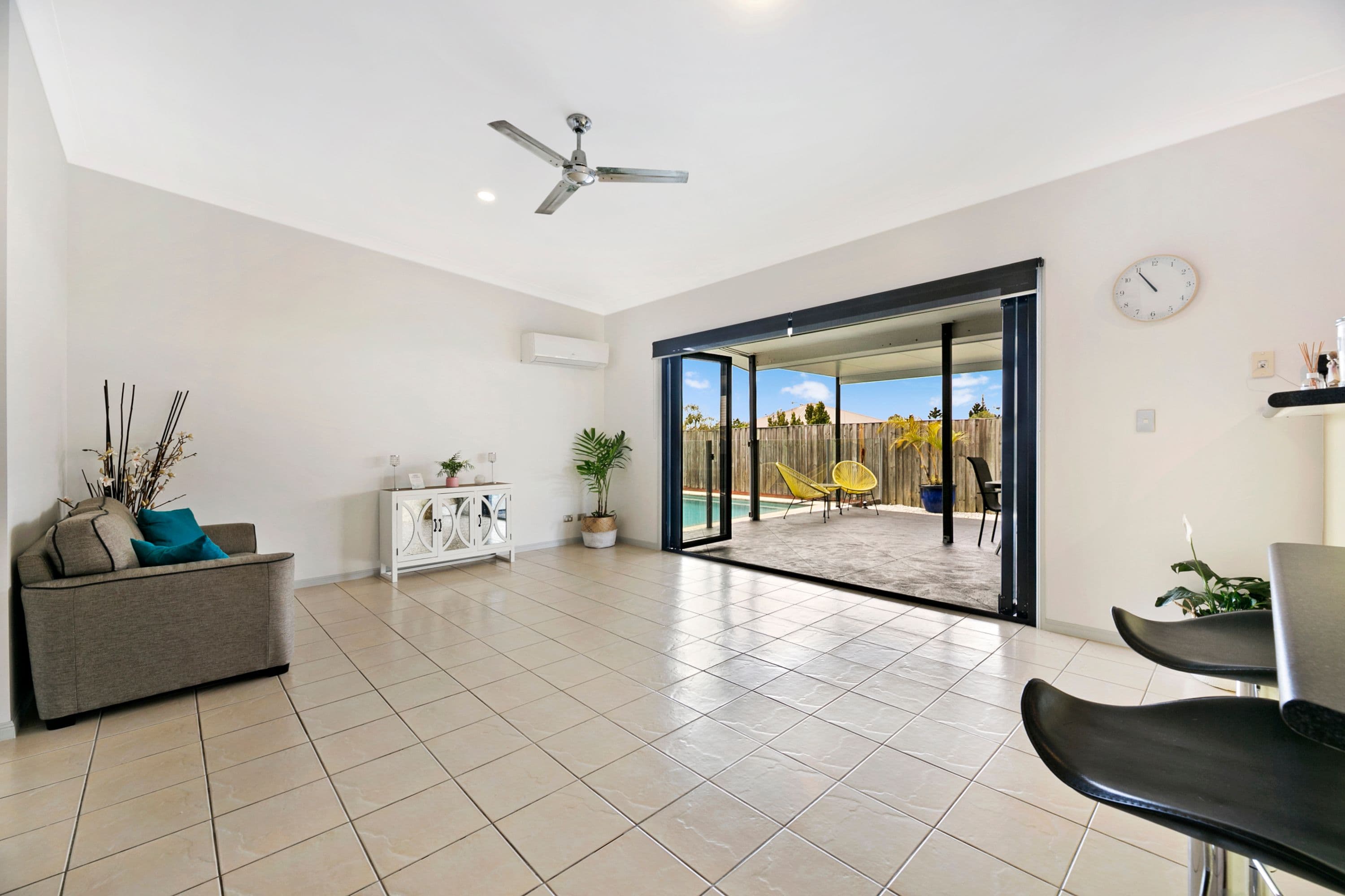 13 Beerwah Street, Pacific Pines QLD 4211, Pacific Pines - Thumbnail 5
