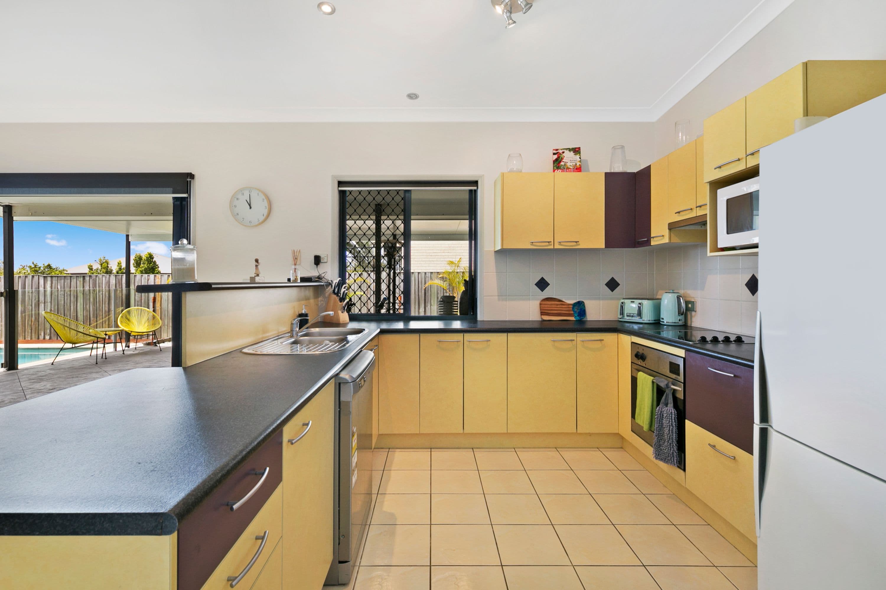 13 Beerwah Street, Pacific Pines QLD 4211, Pacific Pines - Thumbnail 8