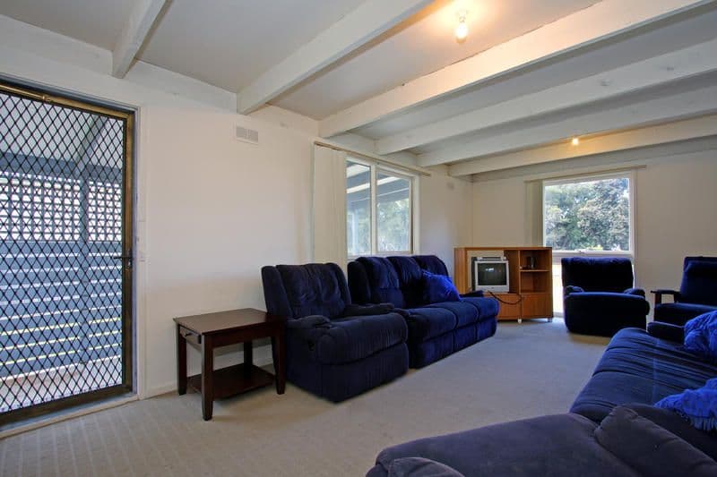 64 Elizabeth Avenue, Capel Sound VIC 3940, Capel Sound - Thumbnail 4