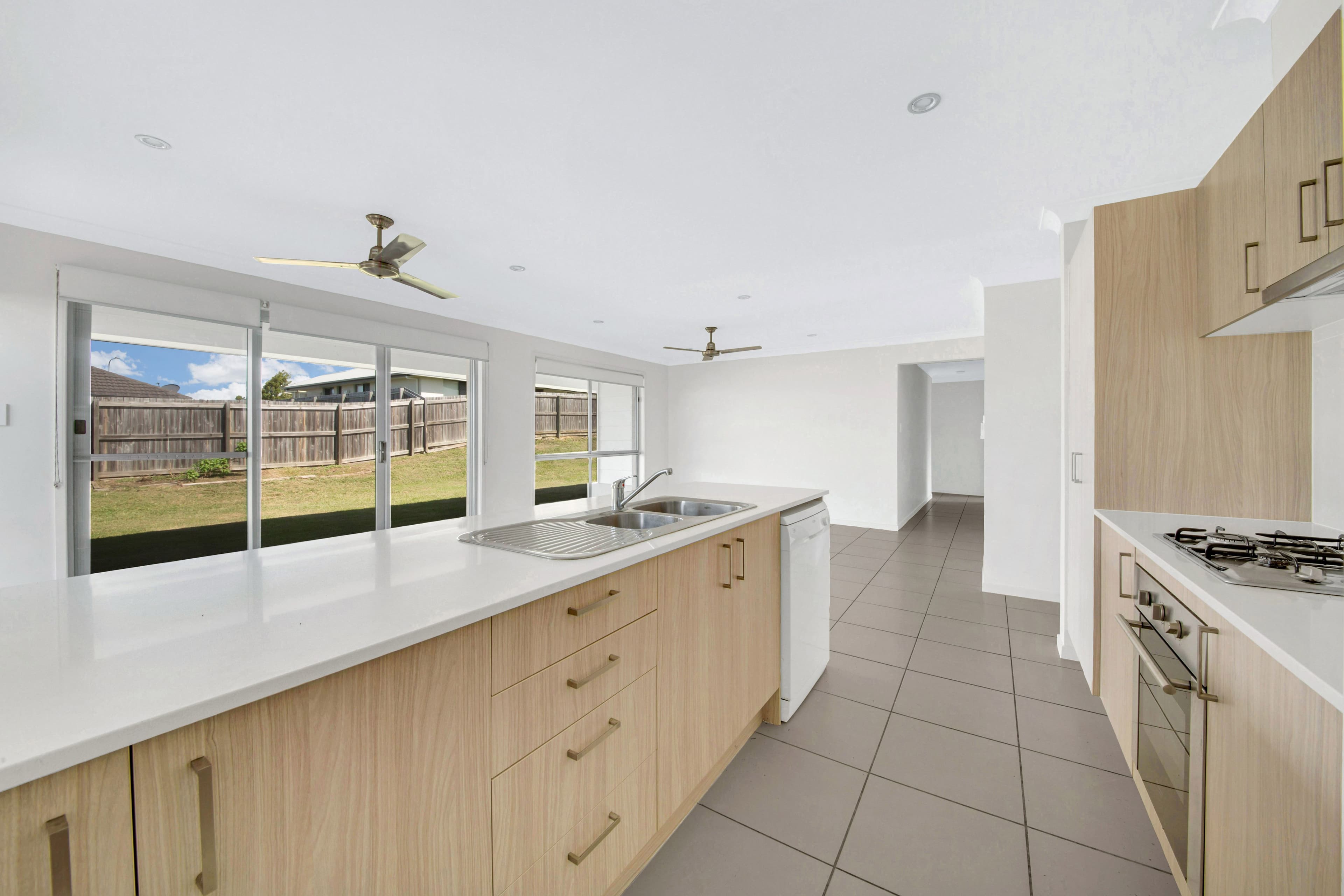 21 Kennedy Close, Glen Eden QLD 4680, Glen Eden - Thumbnail 2