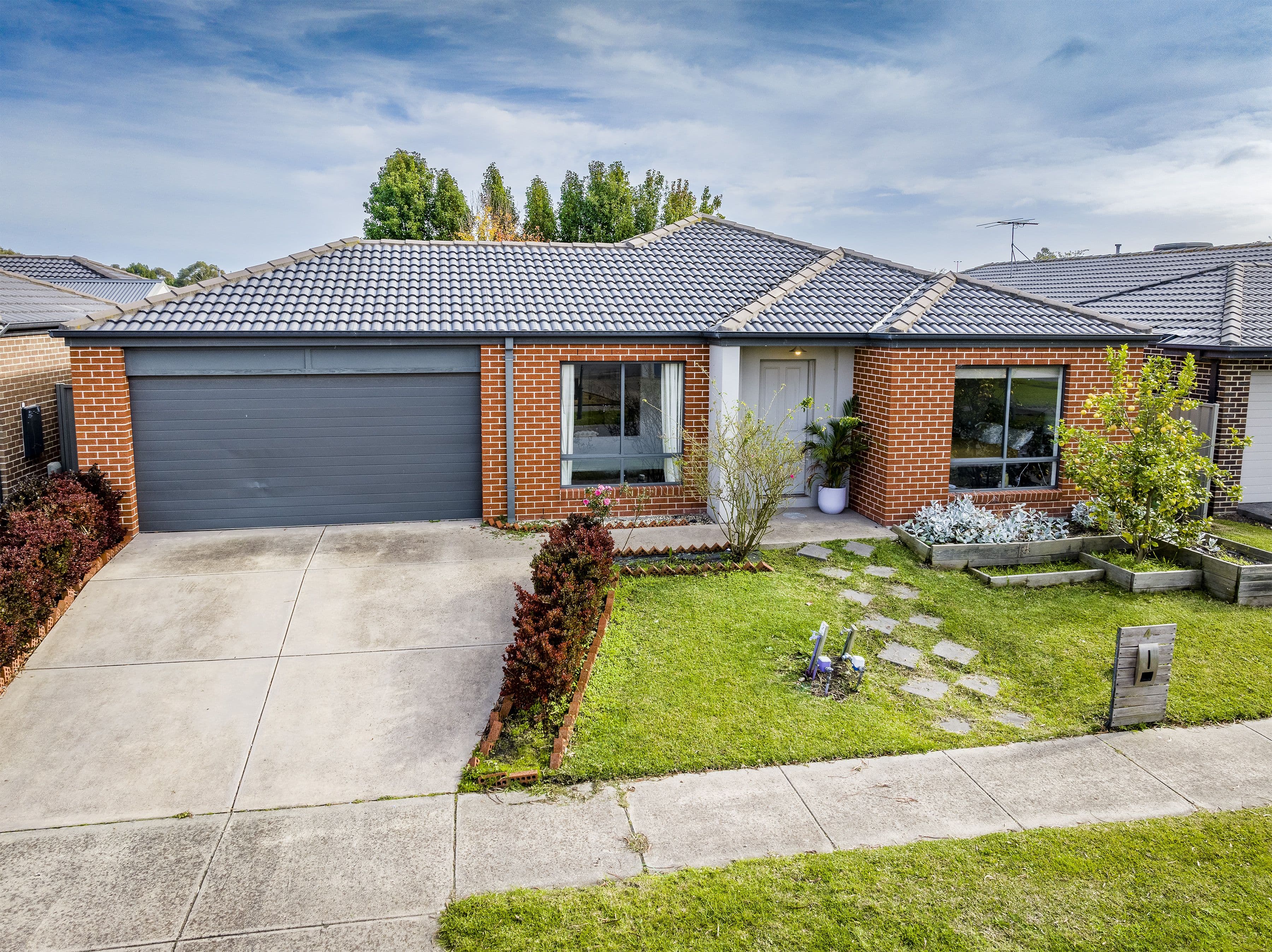 4 Tattle Grove, Cranbourne East VIC 3977, Cranbourne East - Image 1