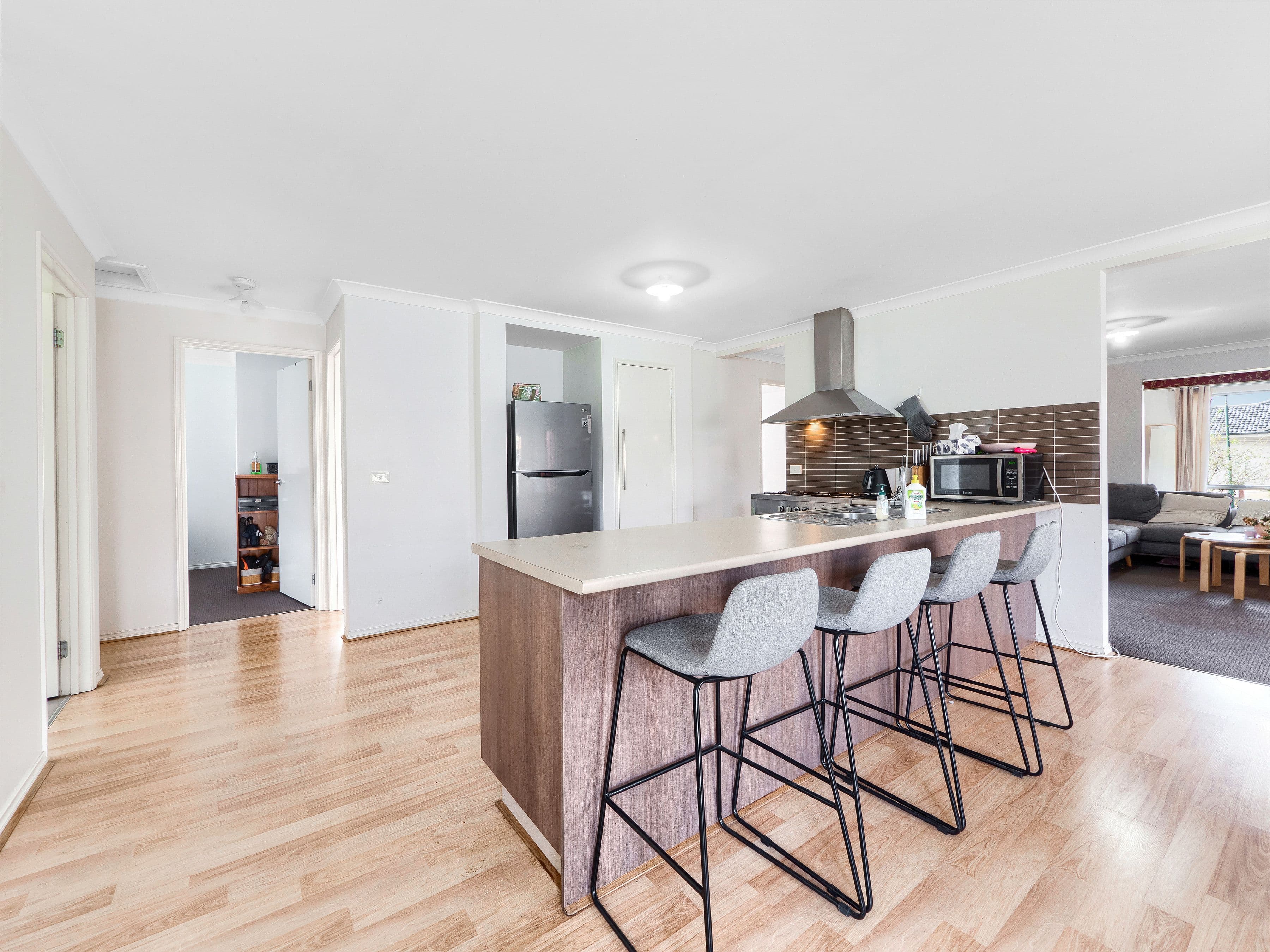 4 Tattle Grove, Cranbourne East VIC 3977, Cranbourne East - Thumbnail 2