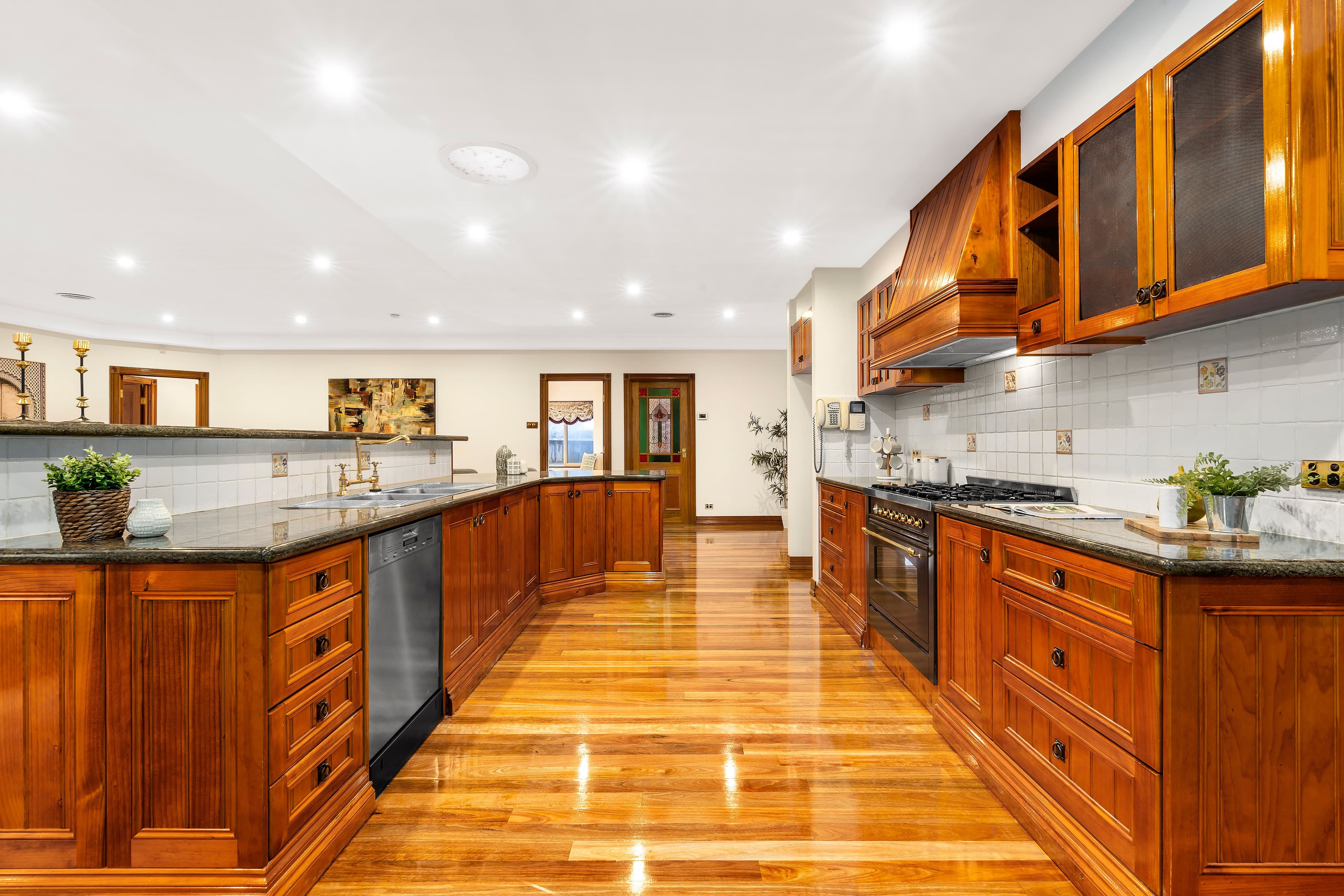 64 Glasgow Avenue, Reservoir VIC 3073, Reservoir - Thumbnail 2