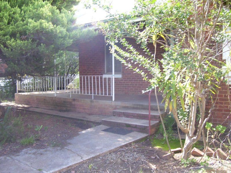 54  Orange Road, PARKES NSW 2870, Parkes - Thumbnail 2