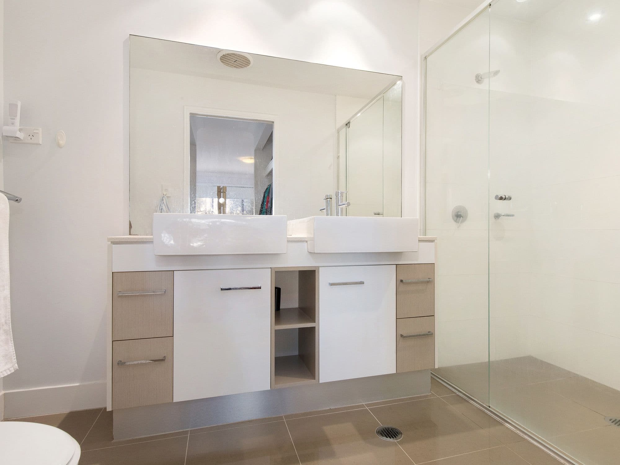 432 Pine Ridge Road, Coombabah QLD 4216, Coombabah - Thumbnail 7
