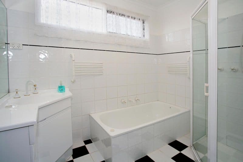 23 Carnarvon Drive, GROVEDALE VIC 3216, Grovedale - Thumbnail 5
