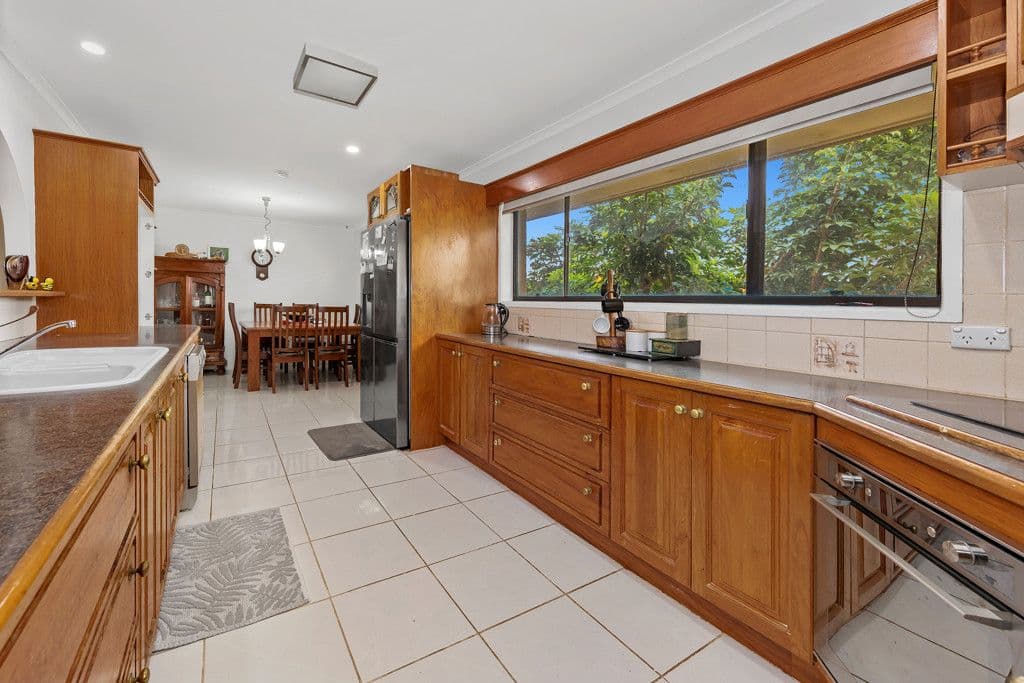 533 Creek Road, Mansfield QLD 4122, Mansfield - Thumbnail 5
