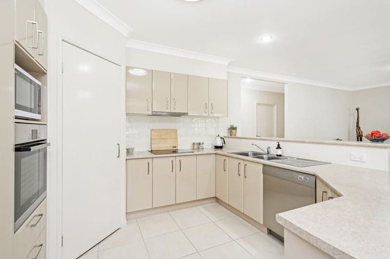14 Saint Pauls Avenue, Pelican Waters - Thumbnail 4