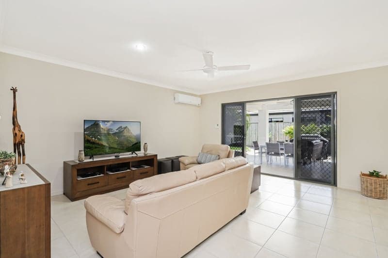 14 Saint Pauls Avenue, Pelican Waters - Thumbnail 6