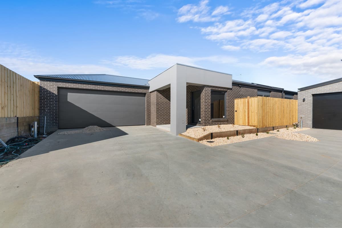 1 / 49 McNulty Drive, Traralgon VIC 3844, Traralgon - Image 1