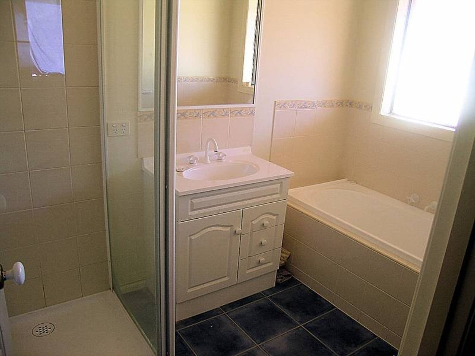 3 Canterbury Drive, Mildura - Thumbnail 2