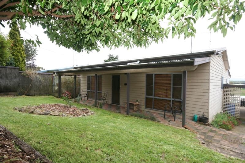 13 Jenolan Street, OBERON NSW 2787, Oberon - Image 1