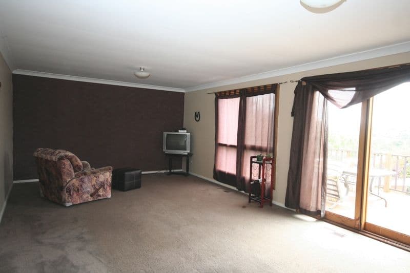 13 Jenolan Street, OBERON NSW 2787, Oberon - Thumbnail 8