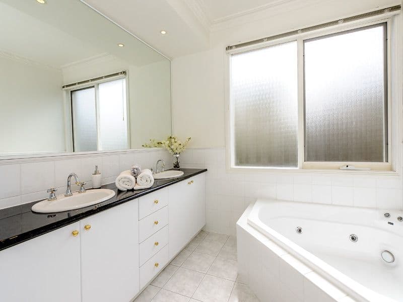 27 Tullamore Avenue, DONCASTER VIC 3108, Doncaster - Thumbnail 7